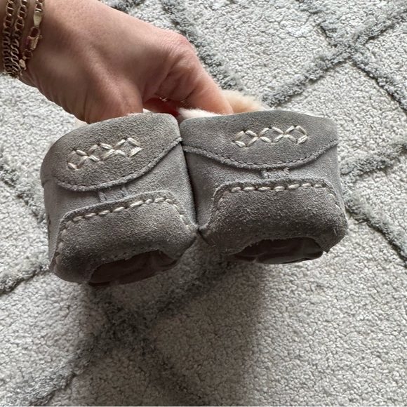 UGG Ansley Slipper gray leather suede sheep fur wool lined 6 - Picture 10 of 12